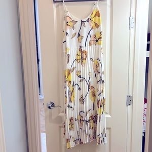 A New Day dress size M floral pleated